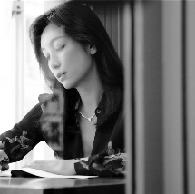 美如桃花的李小姐